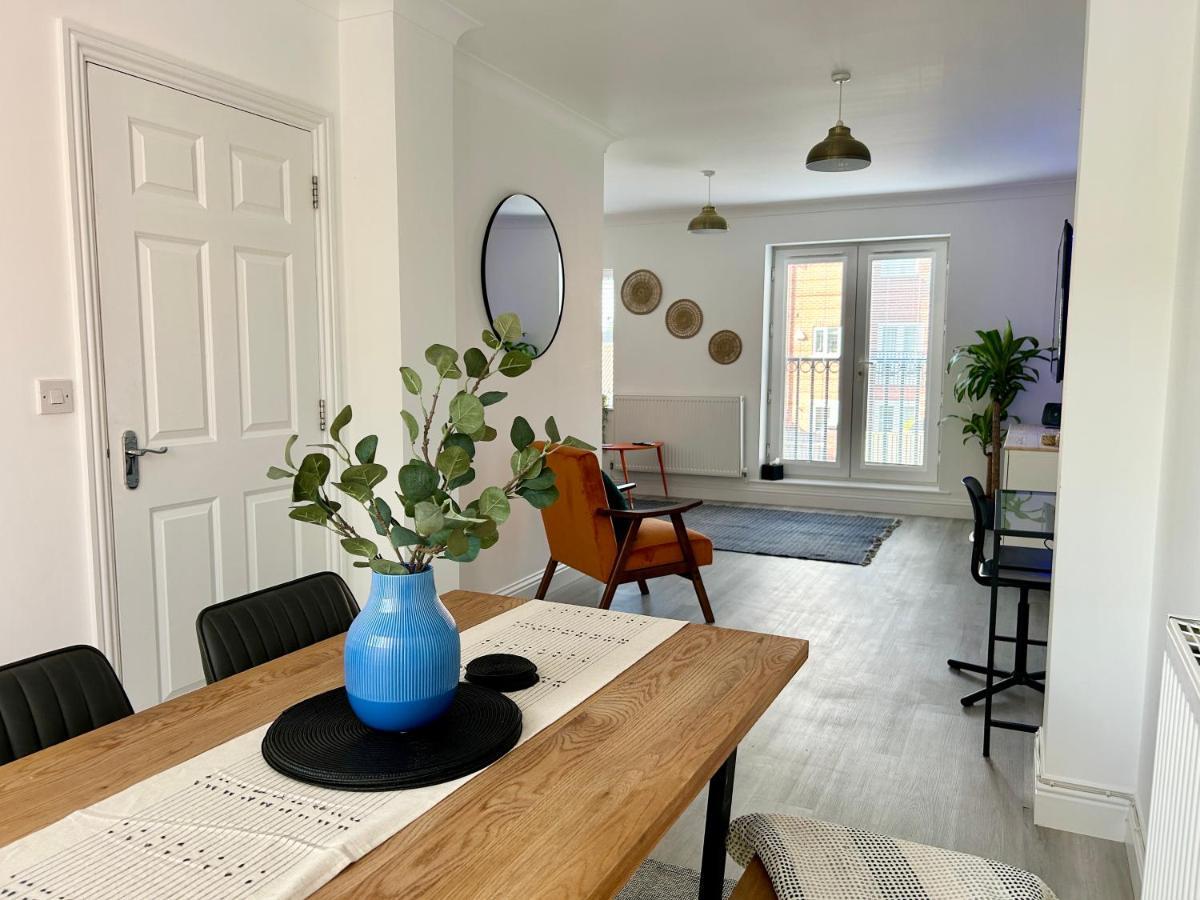 The Town House, Whole House Suitable For Contractors And Families マーケット・ハーバラ エクステリア 写真