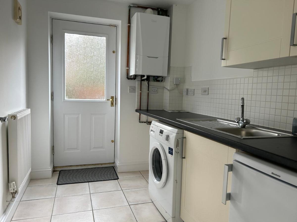 The Town House, Whole House Suitable For Contractors And Families マーケット・ハーバラ エクステリア 写真