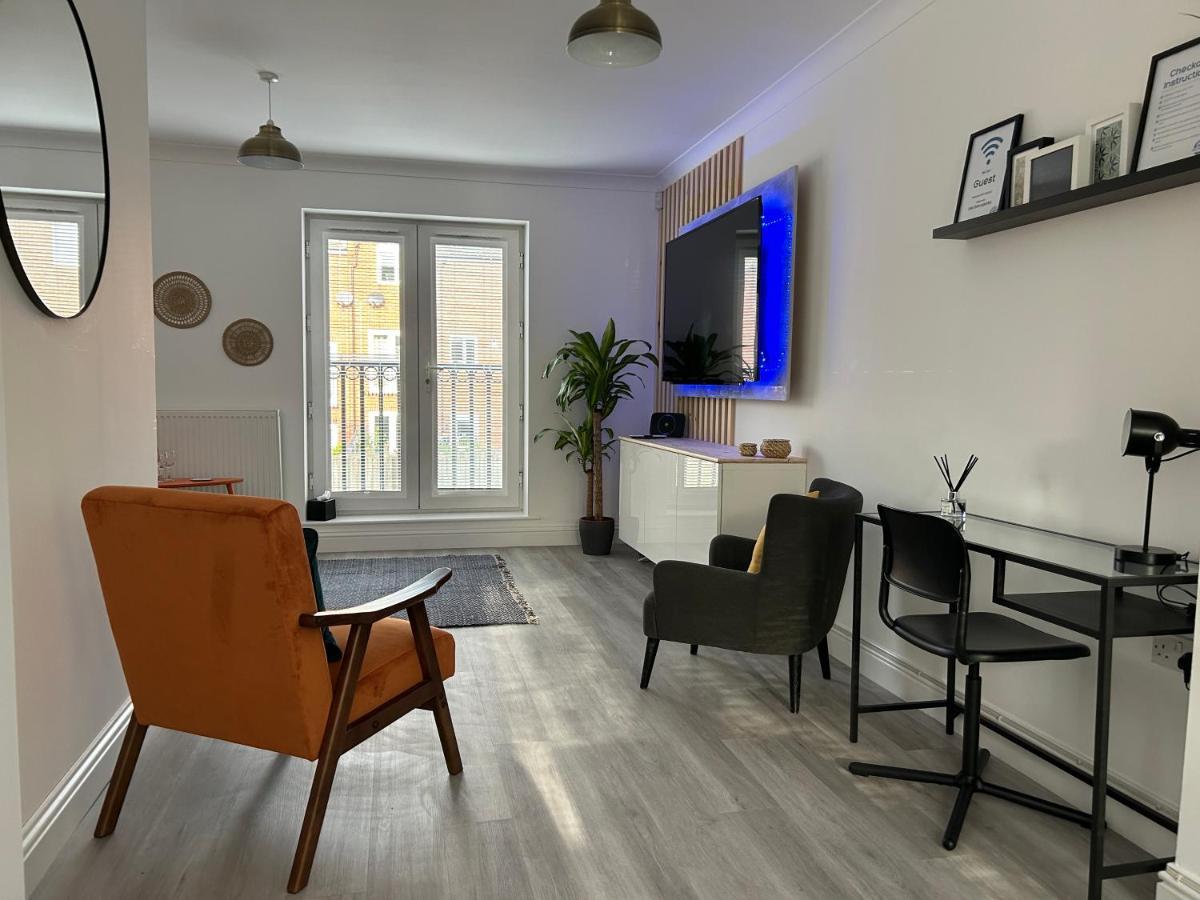 The Town House, Whole House Suitable For Contractors And Families マーケット・ハーバラ エクステリア 写真